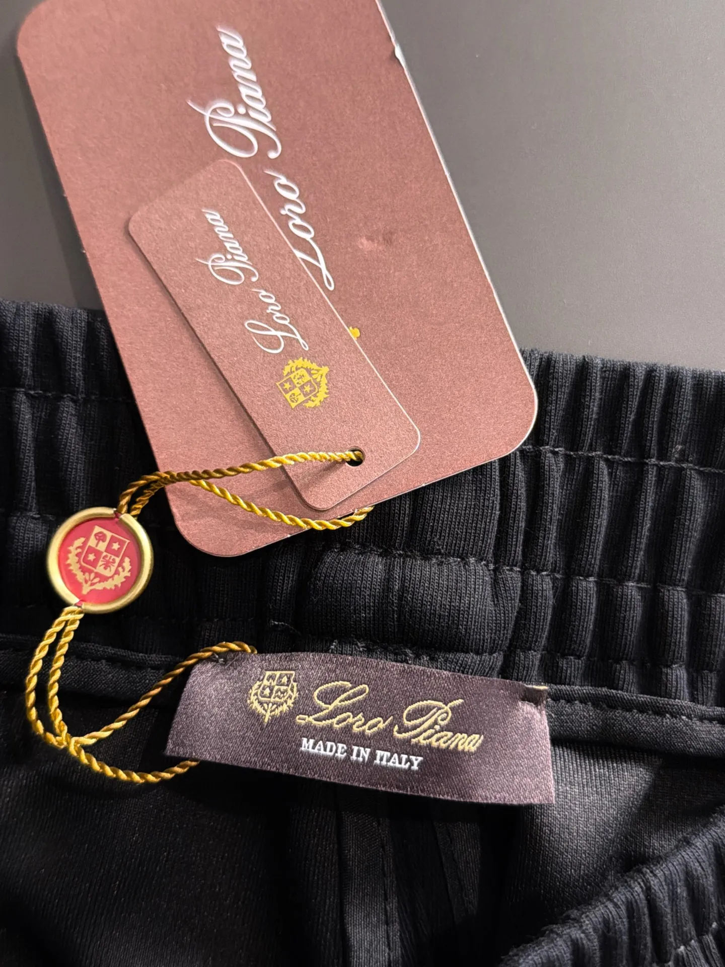 Next day shipment LP high quality Loro Piana 26ss autumn and winter new high-quality trousers Compare real-life details at will A perfect choice for autumn and winter. A must-have item. Sizes: M to 3XL (please state your height and weight when placing an order)